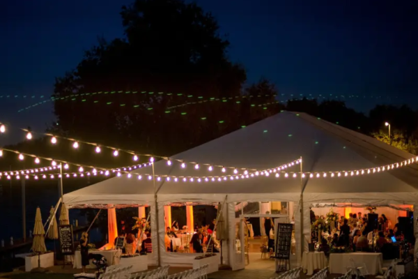 Private Rides to Scott's Seafood on the River by California Airport Shuttle